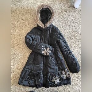 Elegant Black Puffer Coat with Fur Trim